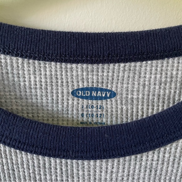 Old Navy Boys Colour-Block Thermal Knit Long-Sleeve T-Shirt - Picture 2 of 3